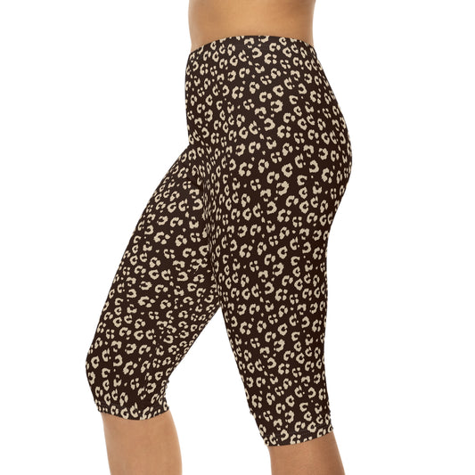 Comfortable Bold Leopard Print Women’s Capri Leggings for Activewear
