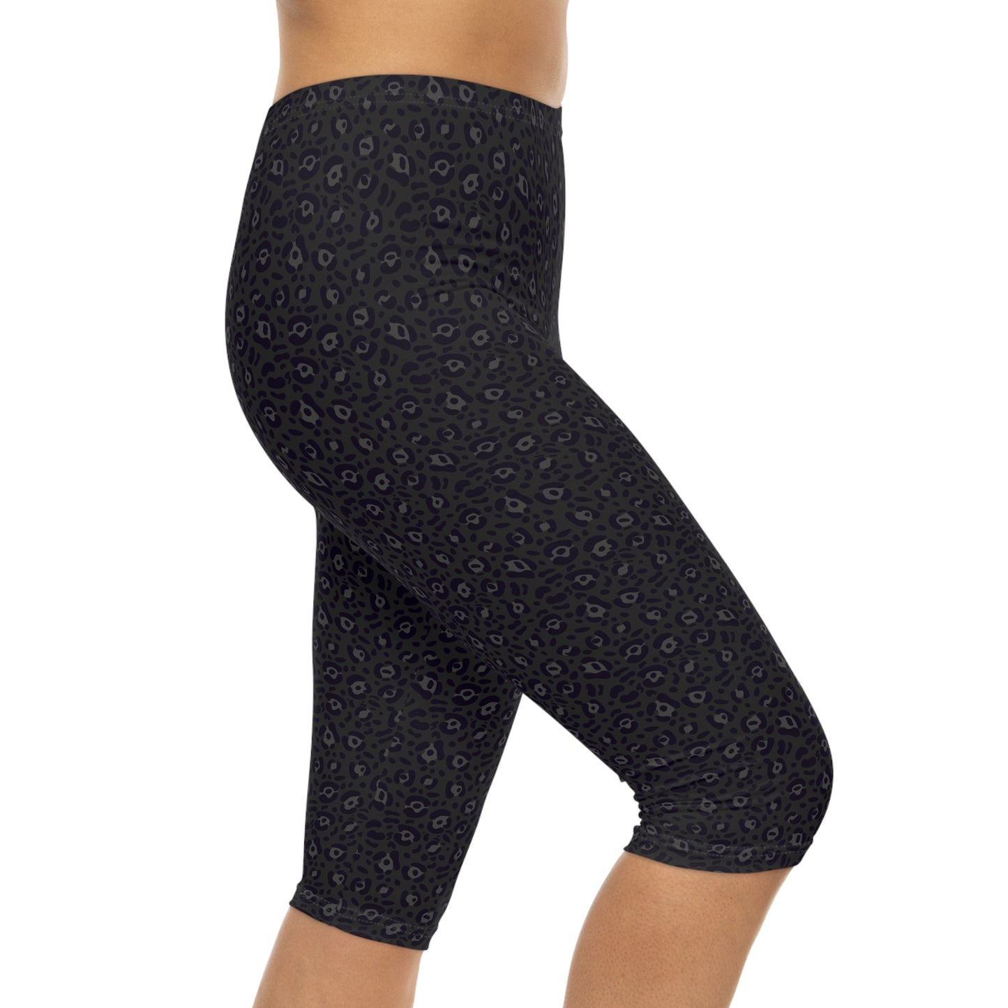 Fashion-Forward Bold Black Leopard Print Women’s Capri Leggings for Activewear