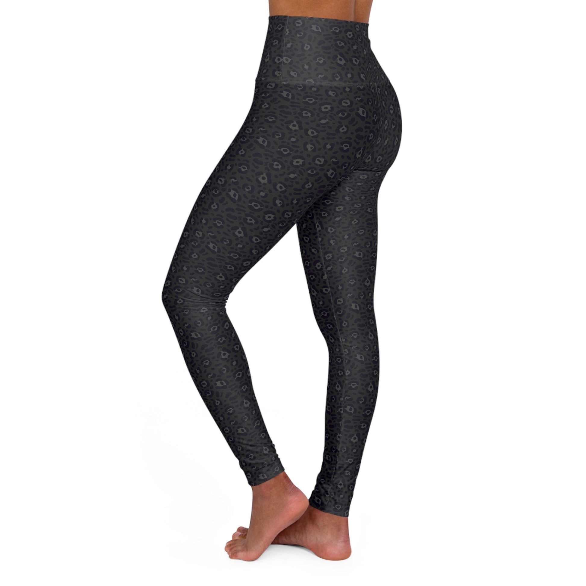 Sleek Bold Black Leopard Print High Waisted Yoga Leggings for Activewear