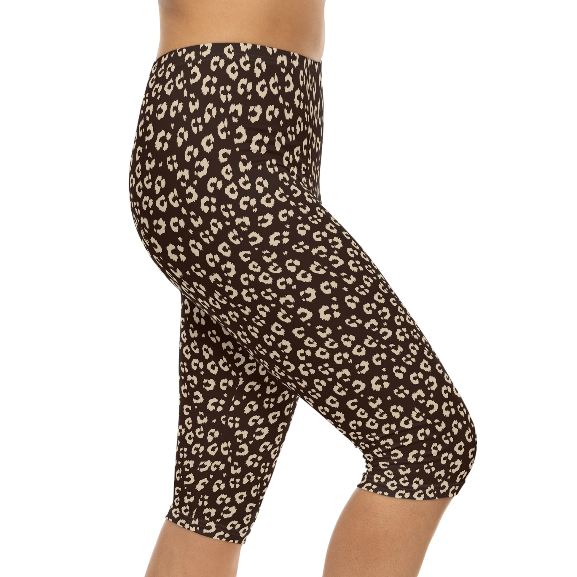 Versatile Bold Leopard Print Women’s Capri Leggings for Activewear